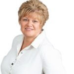 Sanibel Real Estate Agent Julie Oberlin